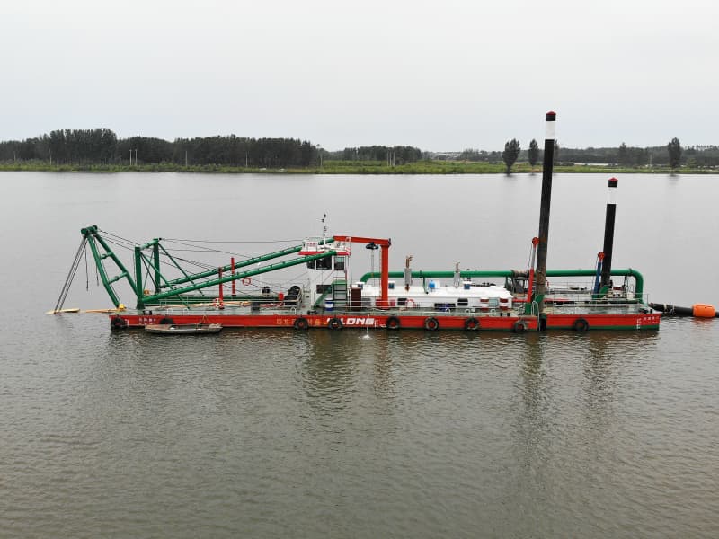 Draga de sucção com cortador hidráulico JLCSD500 de 20 polegadas, capacidade de 4000 m³/h, para dragagem e mineração.