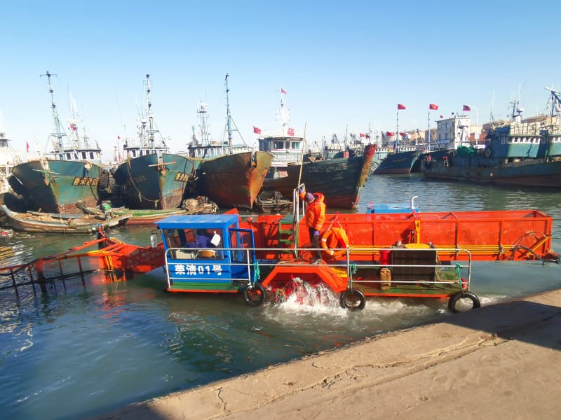 Barco de limpeza automática de água/colhedora de ervas aquáticas/removedor de lixo