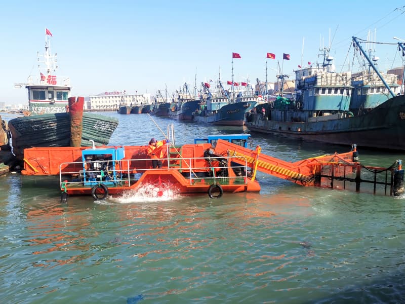 Barco de limpeza automática de água/colhedora de ervas aquáticas/removedor de lixo