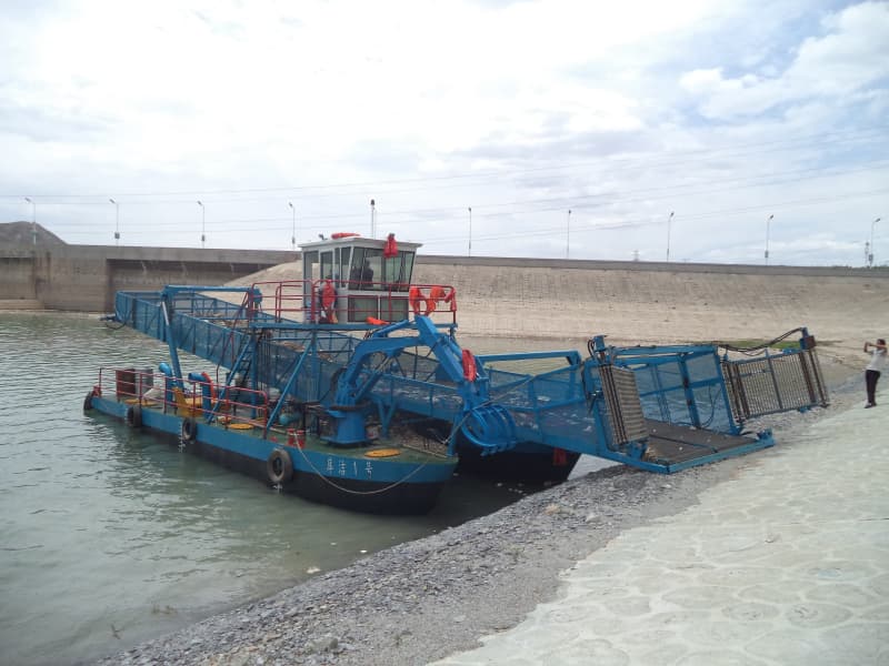 Barco de limpeza automática de água/colhedora de ervas aquáticas/removedor de lixo