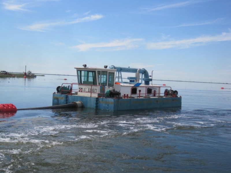 Bomba de reforço da estação de bombeamento flutuante para aumentar a distância de descarga da draga.
